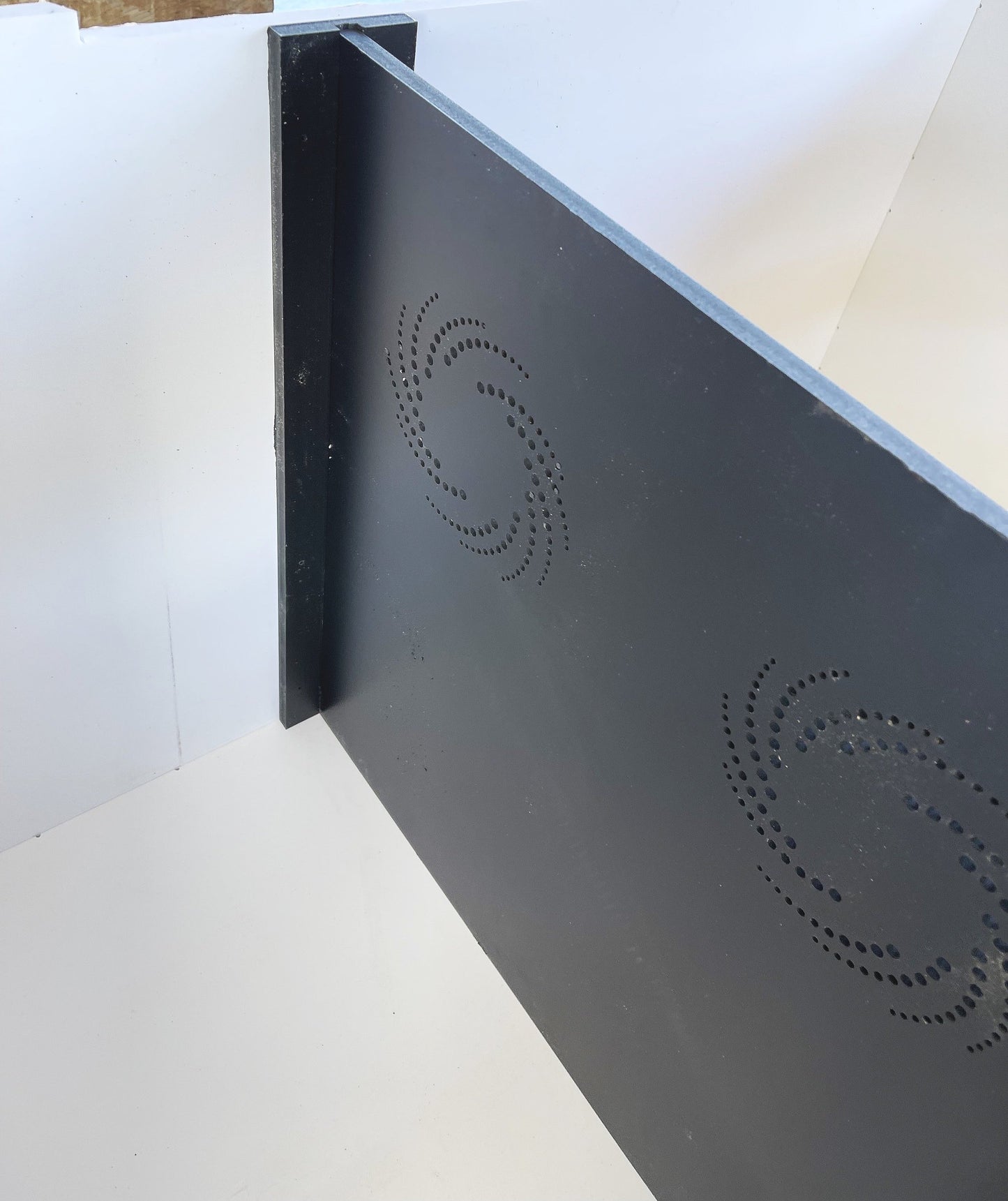 Enclosure Divider